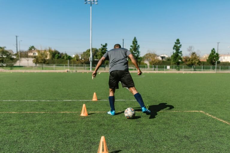How to Prepare for Football Tryouts – Tips for Aspiring Players