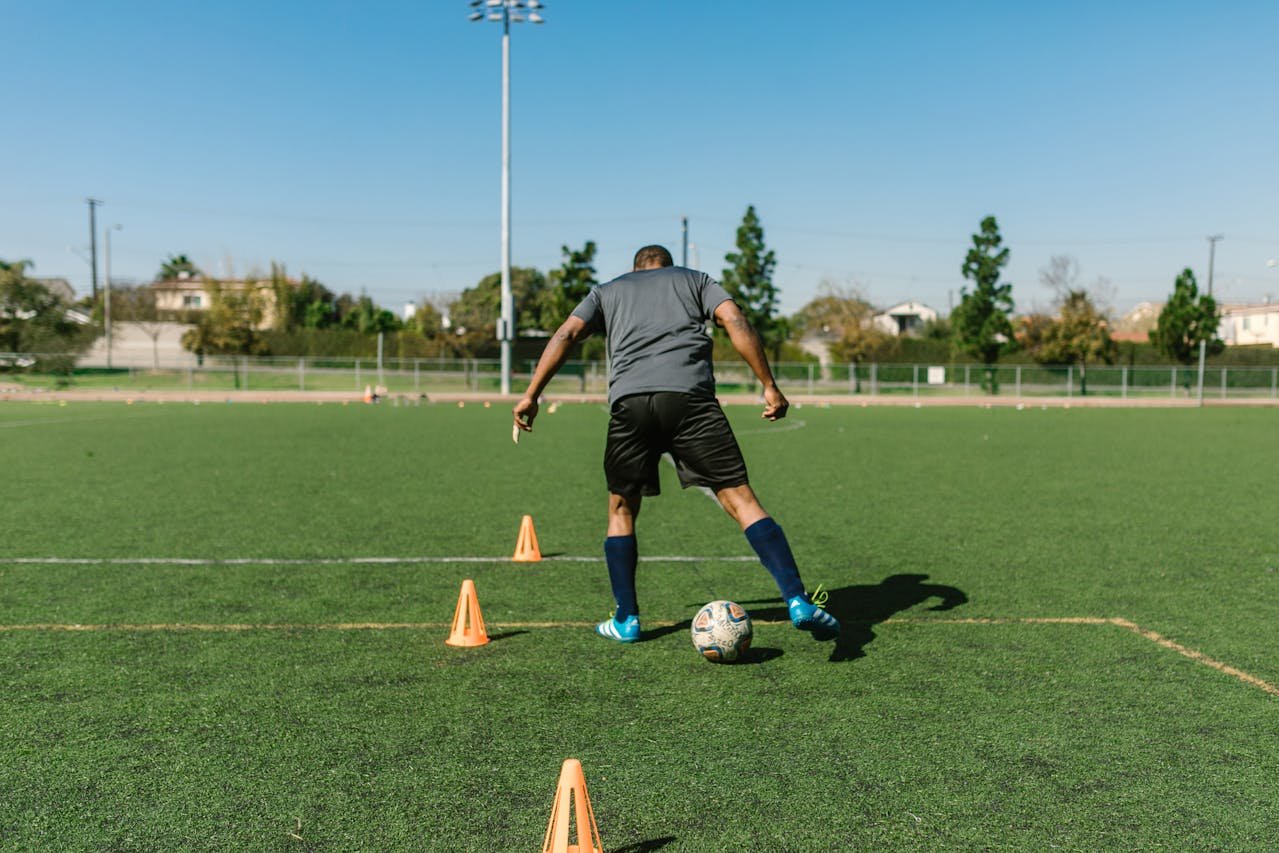 How to Prepare for Football Tryouts – Tips for Aspiring Players
